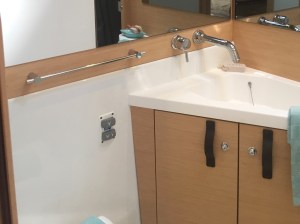 Jeanneau 57 Forward Owner's Ensuite Head