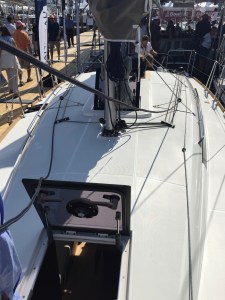 Jeanneau Sun Odyssey 349 Deck House, V-berth Hatch