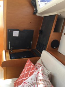 Jeanneau Sun Odyssey 349 Navigation Station